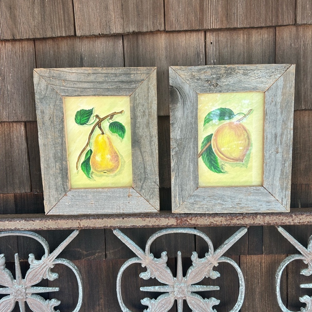 Set of 2 Original Oil Paintings in Wood Frames. Pear and Peach Paintings - Picture 10 of 10